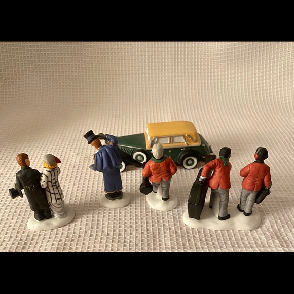 Dept. 56- Heritage Village -Steppin' Out On The Town # 58885 Accessories - Picture 2 of 8